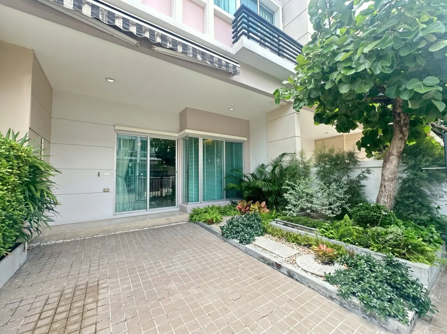 Property exterior detail